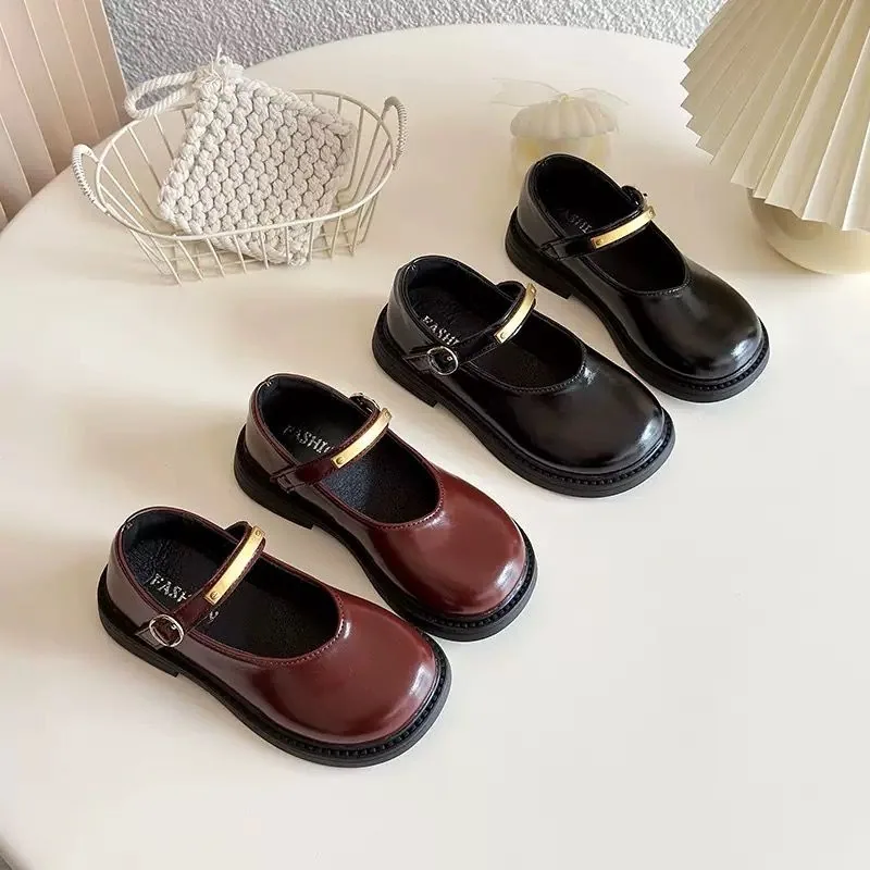 حذاء Classic Charm للبنات 👧
