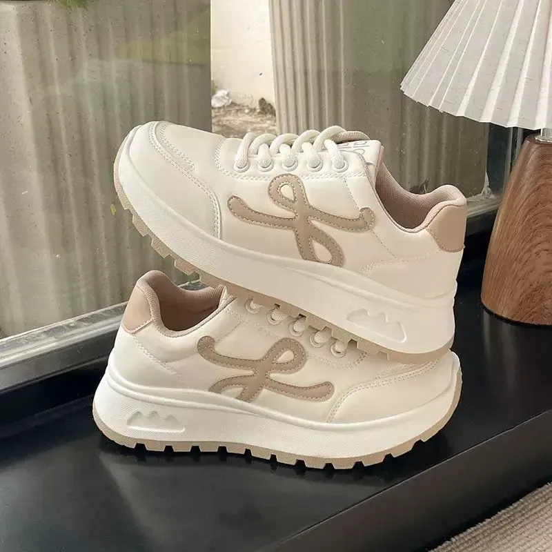 ​سنيكرز "ألفا" العصري (Alpha Trendy Sneakers)