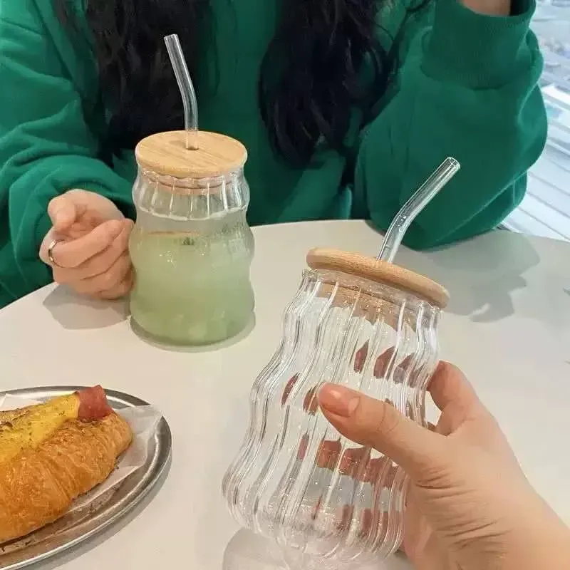 كوب "الموجات" الزجاجي مع غطاء خشبي طبيعي