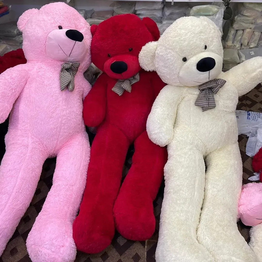 الدباديب  العملاقة (Giant Teddy Bears)