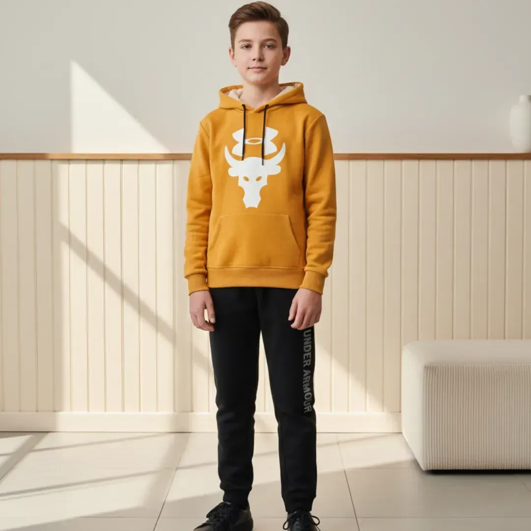 طقم "أندر آرمور" (Under Armour) – القوة والأداء في تصميم شتوي