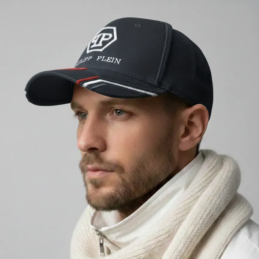 كاب Philipp Plein "Street Luxury" – إطلالة سبورت