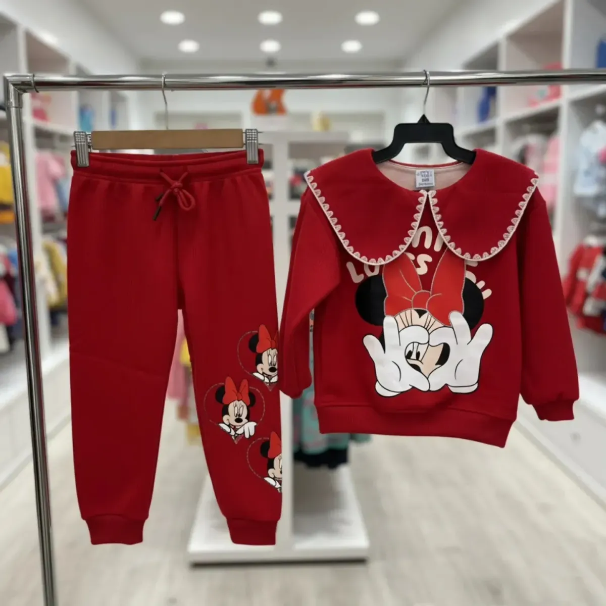 طقم "Minnie Mouse" الأنيق – إطلالة راقية للفتيات