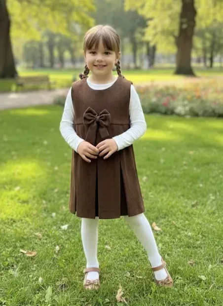 فستان جوخ بفيونكة أمامية