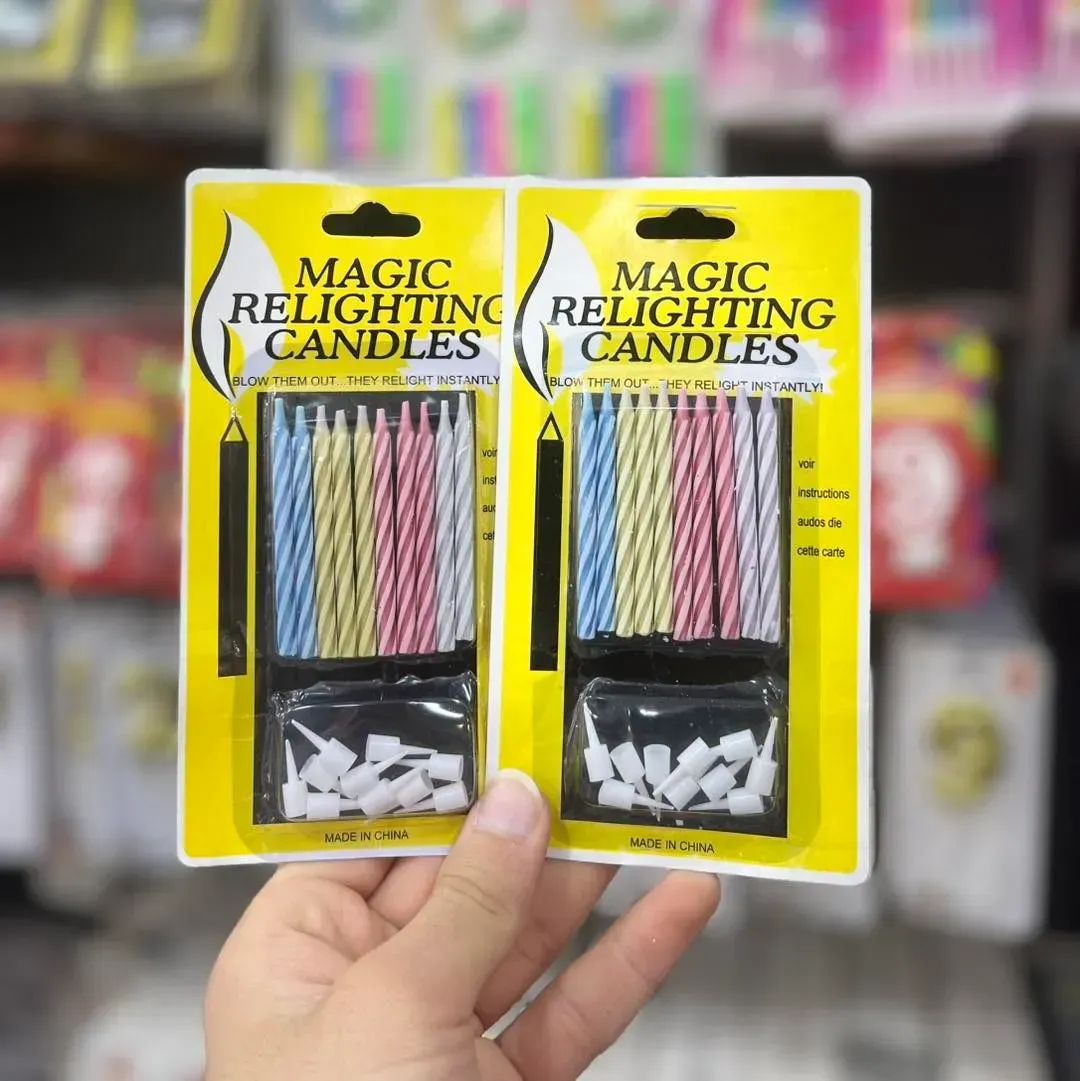 شموع أعياد الميلاد السحرية (Magic Relighting Candles)